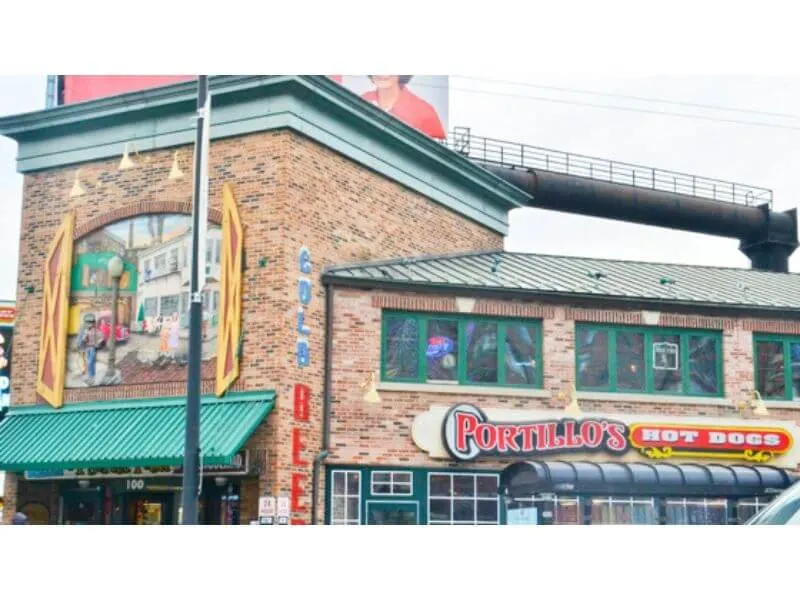 places to eat Chicago Portillo's