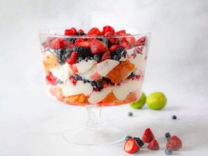 Berry Trifle Cake