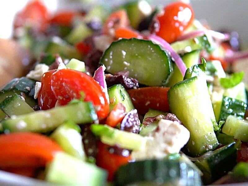 How to Make a Delicious Greek Salad